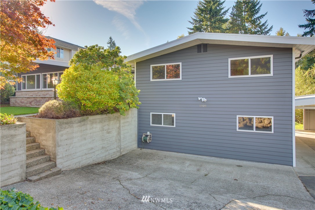 1909 Northeast 27th Street Renton, WA 98056 - Photo 1 of 25