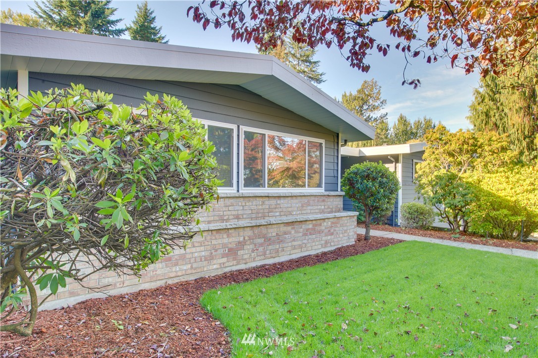 1909 Northeast 27th Street Renton, WA 98056 - Photo 2 of 25