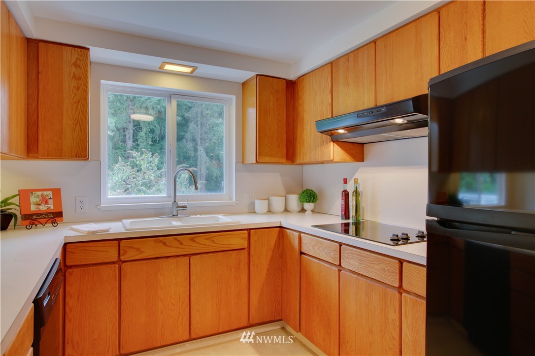 1909 Northeast 27th Street Renton, WA 98056 - Photo 9 of 25