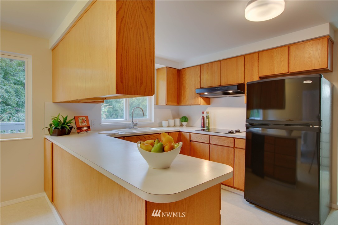 1909 Northeast 27th Street Renton, WA 98056 - Photo 10 of 25