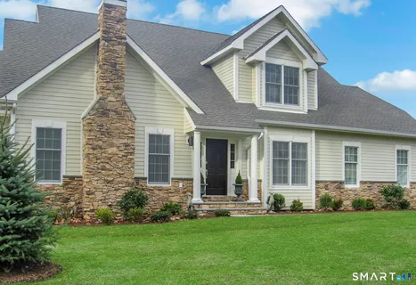 $975,000 | 638 Danbury Road, Unit 9, Ridgefield, CT 06877