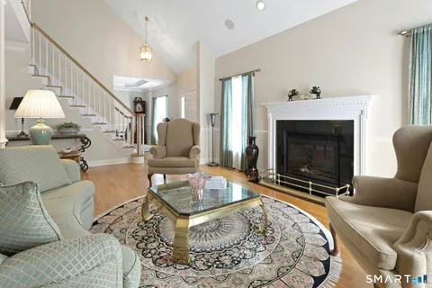 $975,000 | 638 Danbury Road, Unit 9, Ridgefield, CT 06877