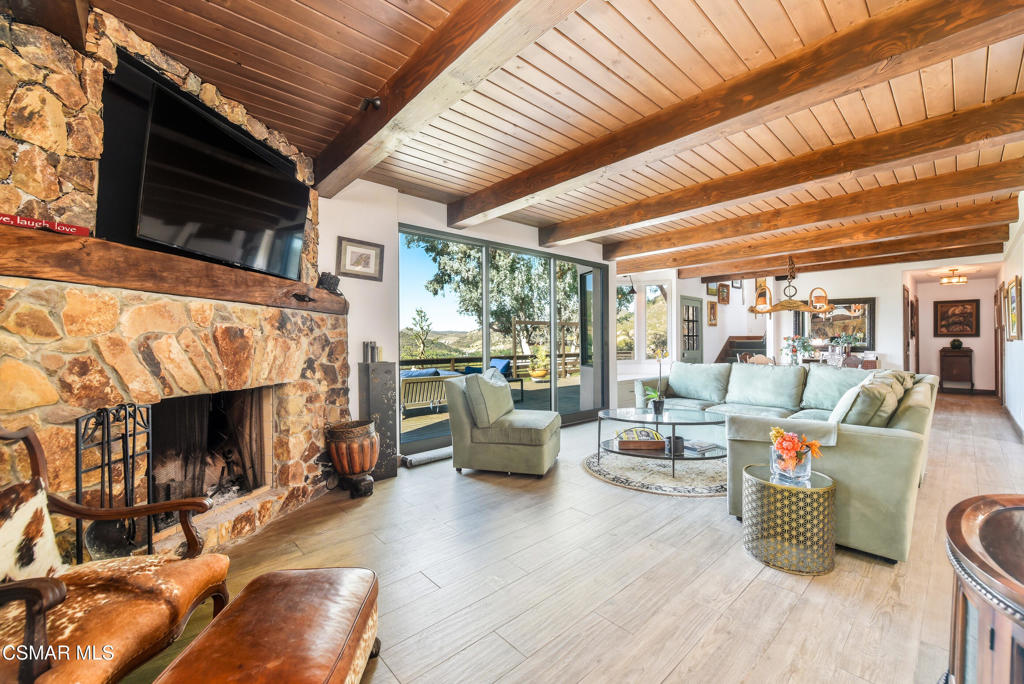 356 East Carlisle Road Thousand Oaks, CA 91361 - Photo 17 of 74