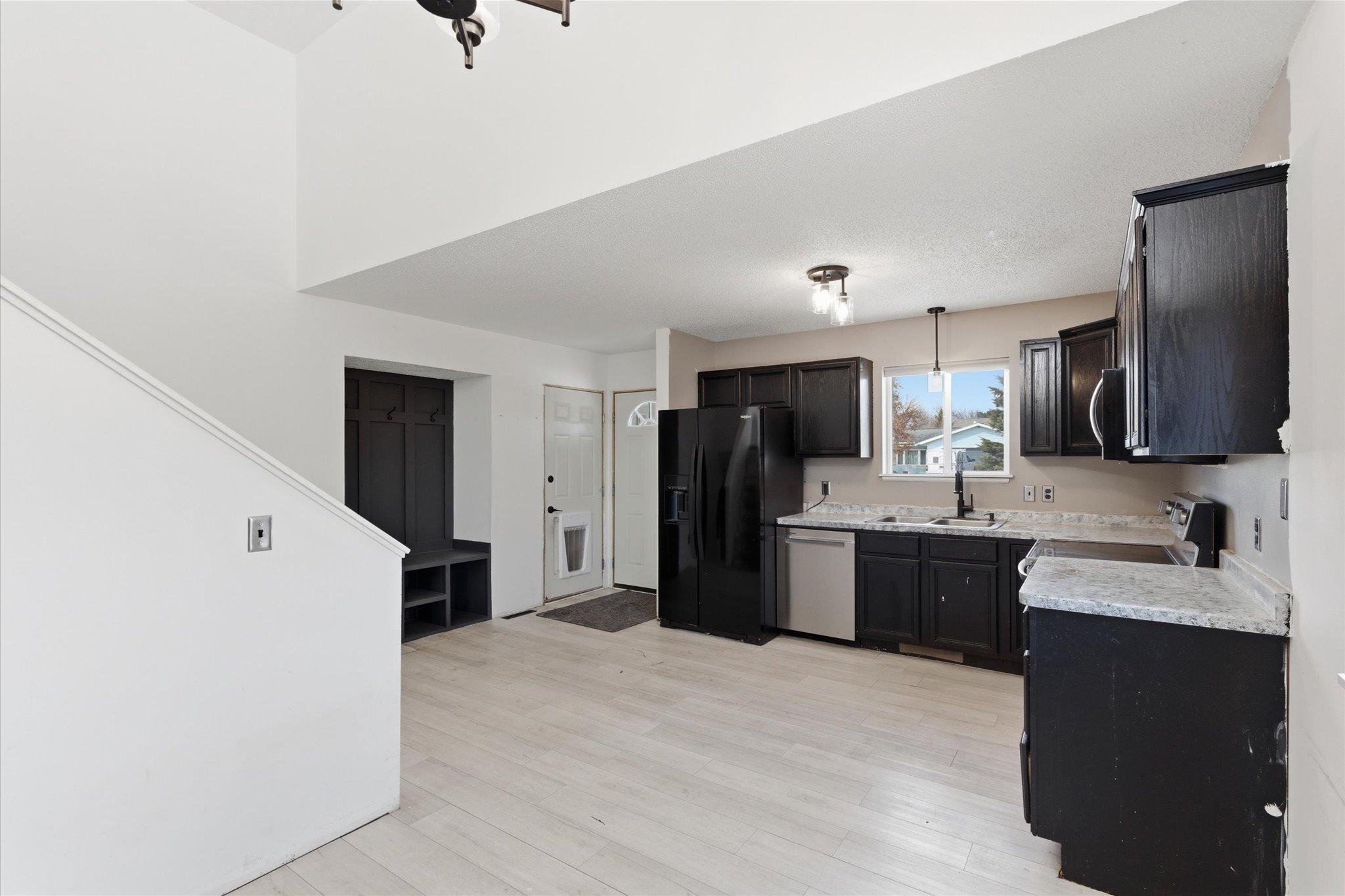 2822 Addison Avenue Brainerd, MN 56401 - Photo 3 of 32