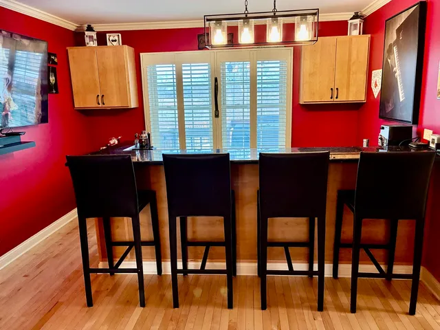 $679,000 | 605 Dorchester Court, Naperville, IL 60565