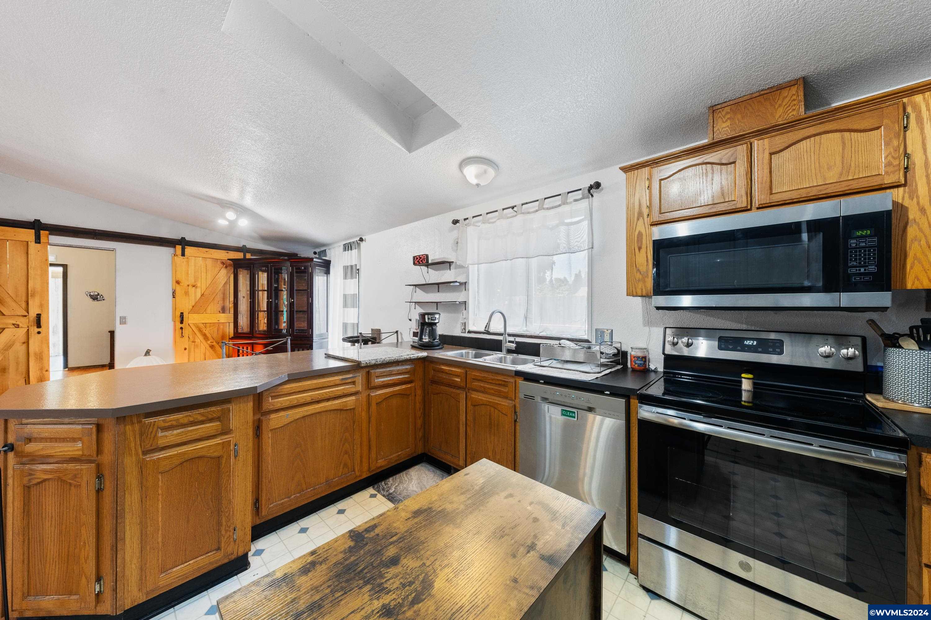 4272 Macleay Road Southeast Salem, OR 97317 - Photo 15 of 42 Gallery Image 15