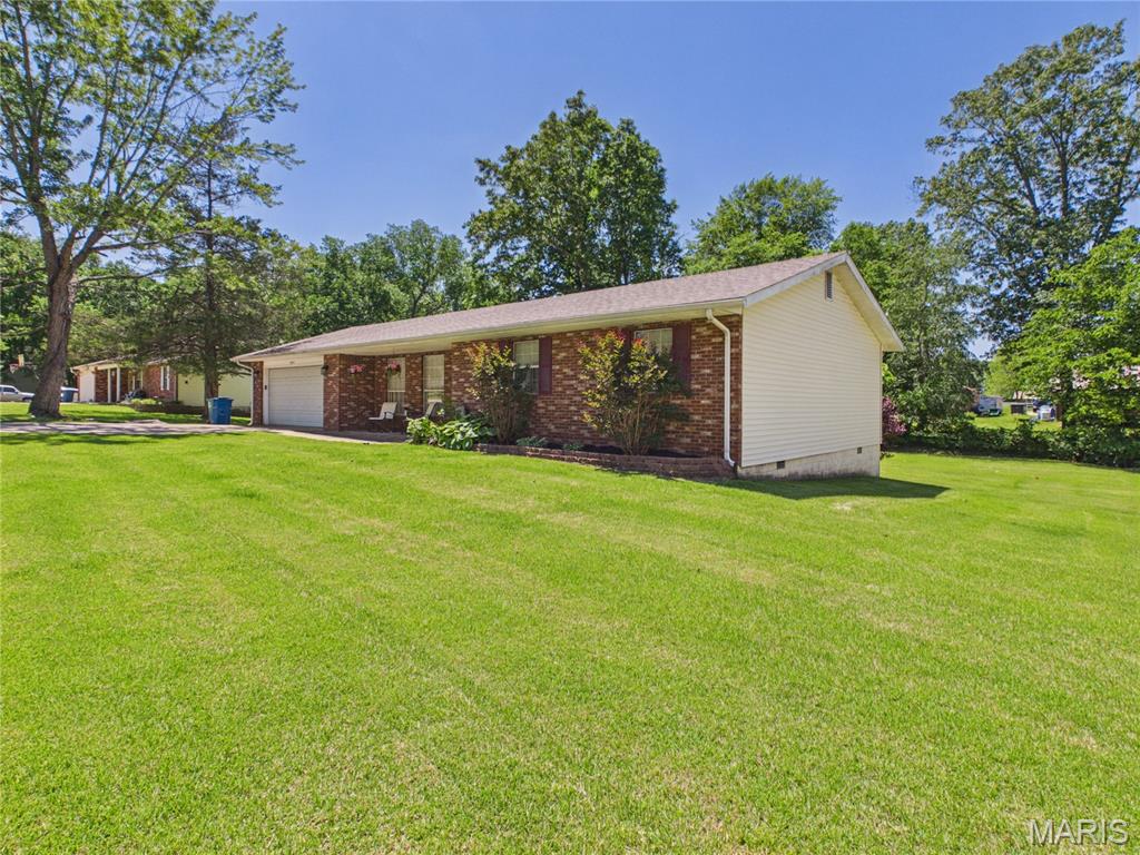 6201 Pinecrest Drive Poplar Bluff, MO 63901 - Photo 2 of 36