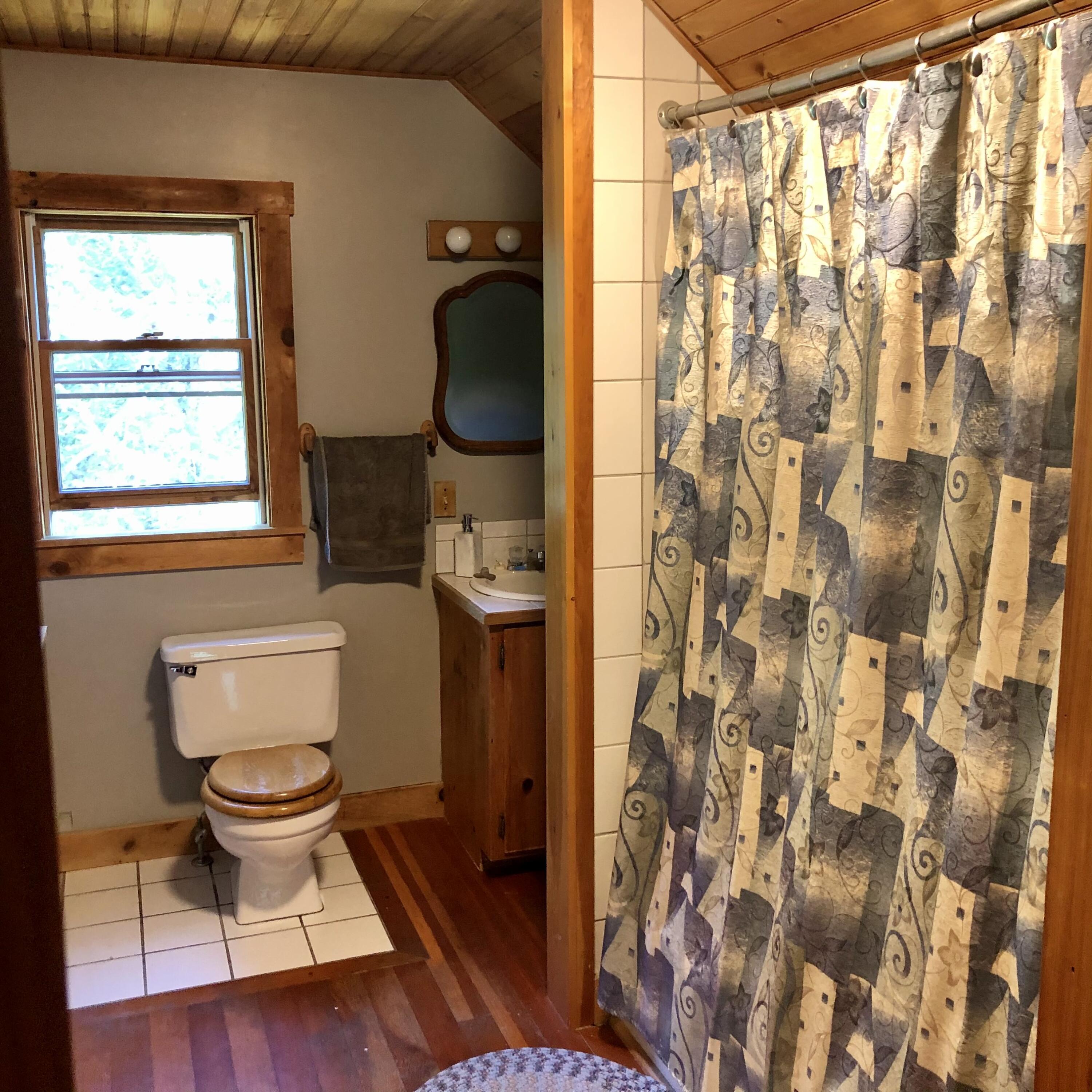 531 Cross Road Swanville, ME 04915 - Photo 22 of 33 2nd Floor Bath