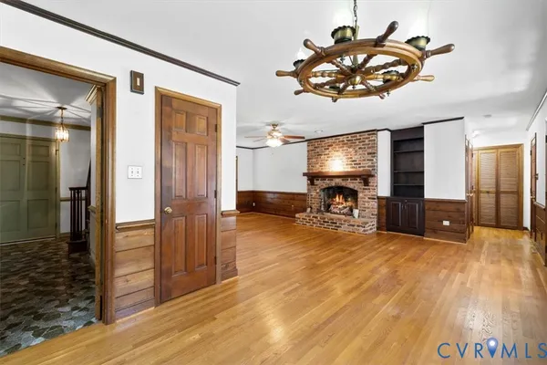 a view of a livingroom with a fireplace