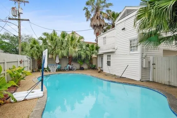 $3,500 | 3737 Nashville Avenue, Unit LOWR, New Orleans, LA 70125