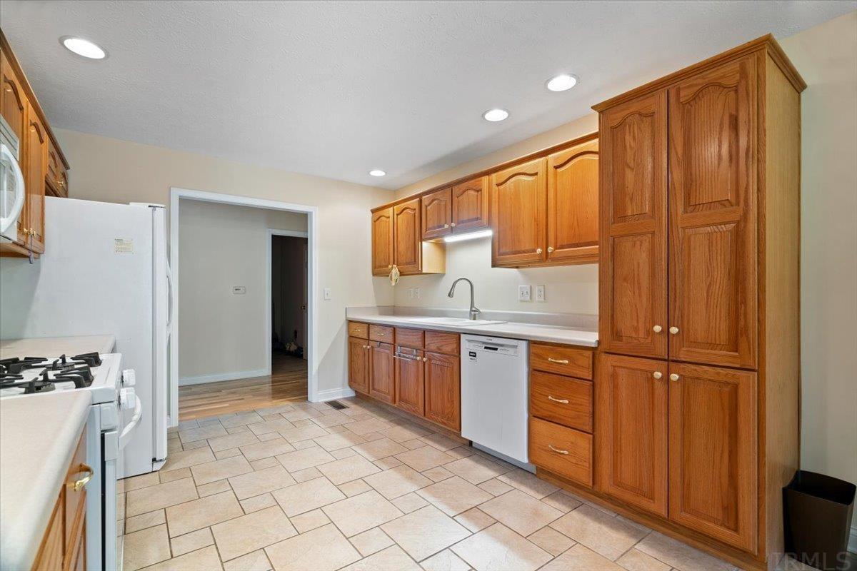 4622 Lenn Road Newburgh, IN 47630 - Photo 5 of 25 Gallery Image 5