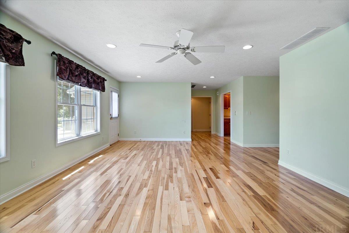 4622 Lenn Road Newburgh, IN 47630 - Photo 8 of 25 Gallery Image 8