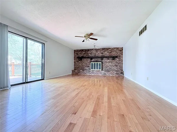 $2,999 | 15575 Clover Ridge Drive, Chesterfield, MO 63017