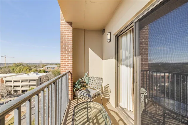 $199,000 | 215 West College Avenue, Unit 406A, Tallahassee, FL 32301