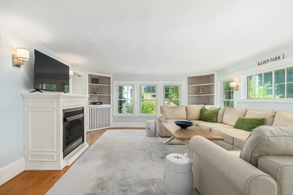 18 Union Street Manchester, MA 01944 - Photo 17 of 38