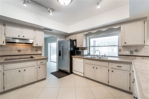 $6,000 | 7970 Southwest 146th Street, Palmetto Bay, FL 33158