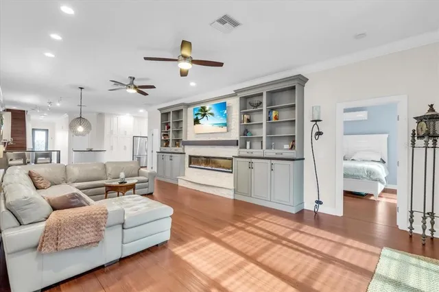 $1,199,900 | 2224 Tami Sola Street, Sarasota, FL 34237