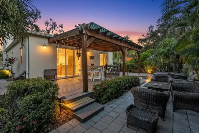 $1,199,900 | 2224 Tami Sola Street, Sarasota, FL 34237