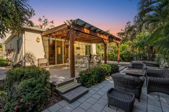 $1,199,900 | 2224 Tami Sola Street, Sarasota, FL 34237