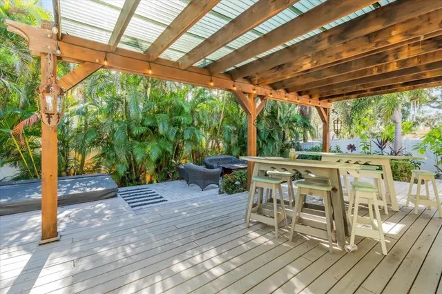 $1,199,900 | 2224 Tami Sola Street, Sarasota, FL 34237