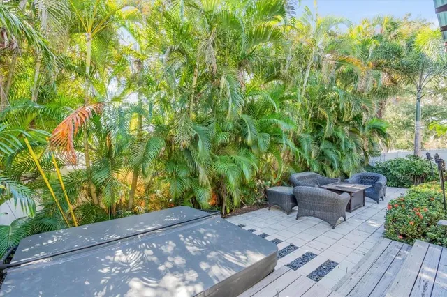 $1,199,900 | 2224 Tami Sola Street, Sarasota, FL 34237