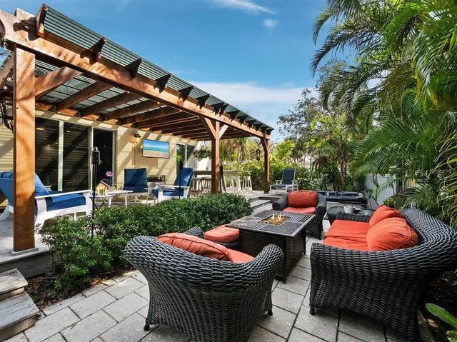 $1,199,900 | 2224 Tami Sola Street, Sarasota, FL 34237