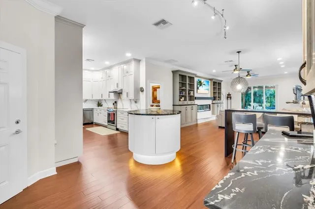 $1,199,900 | 2224 Tami Sola Street, Sarasota, FL 34237