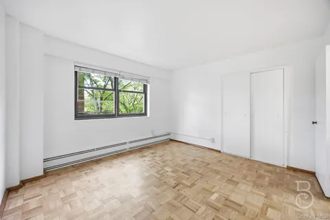 $549,000 | 33-52 Crescent Street, Unit 4C | Astoria