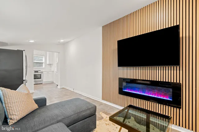 $585,000 | 5005 Rosemont Avenue, Alexandria, VA 22309