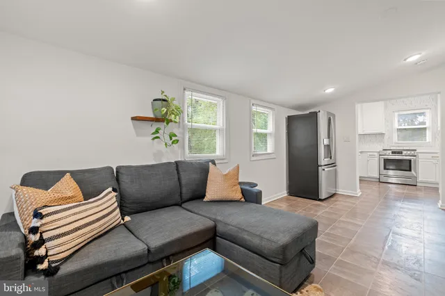 $585,000 | 5005 Rosemont Avenue, Alexandria, VA 22309