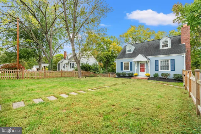 $585,000 | 5005 Rosemont Avenue, Alexandria, VA 22309