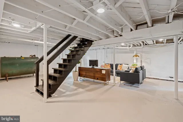 $585,000 | 5005 Rosemont Avenue, Alexandria, VA 22309