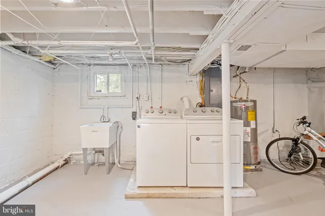 $585,000 | 5005 Rosemont Avenue, Alexandria, VA 22309