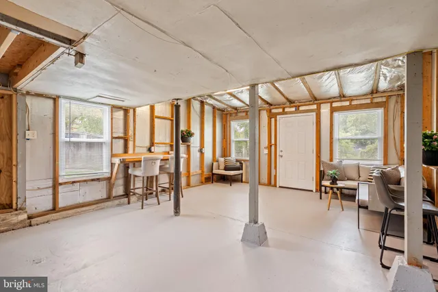 $585,000 | 5005 Rosemont Avenue, Alexandria, VA 22309