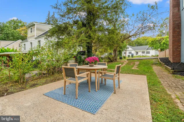 $585,000 | 5005 Rosemont Avenue, Alexandria, VA 22309