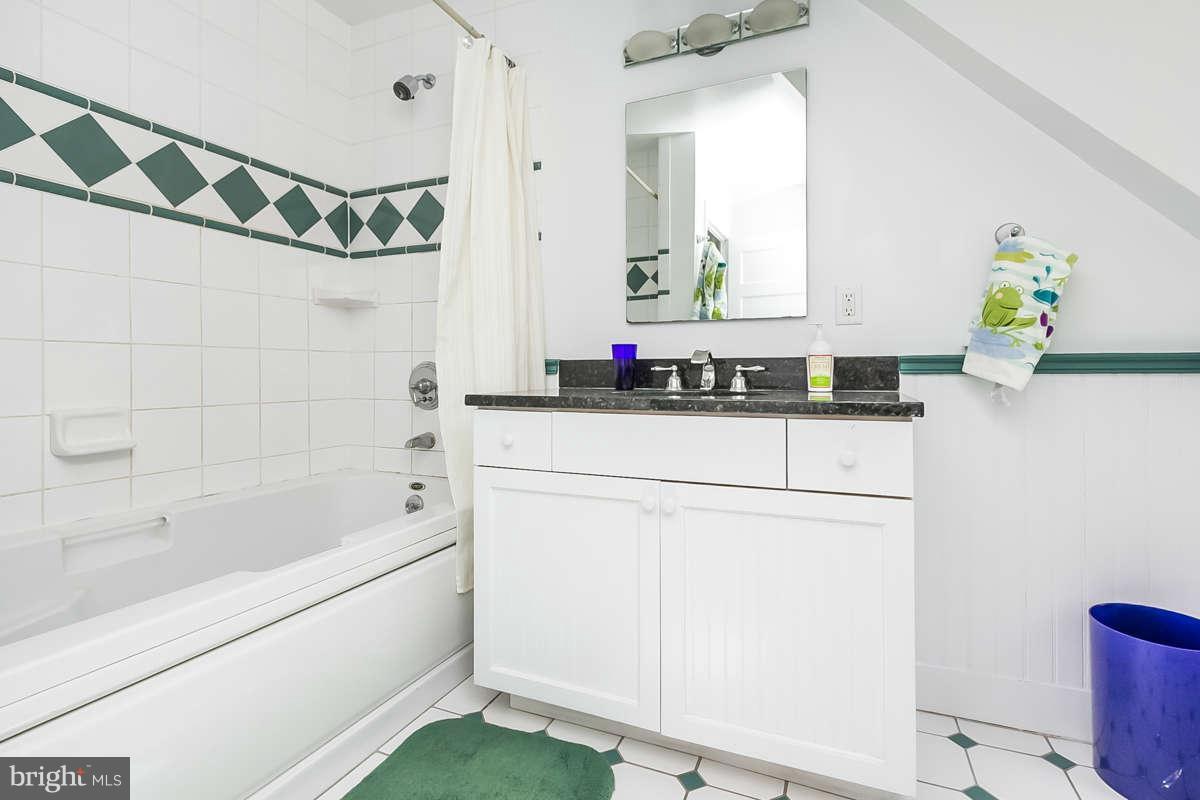 1926 Ruxton Road Baltimore, MD 21204 - Photo 25 of 30 Full bath on the 3rd floor