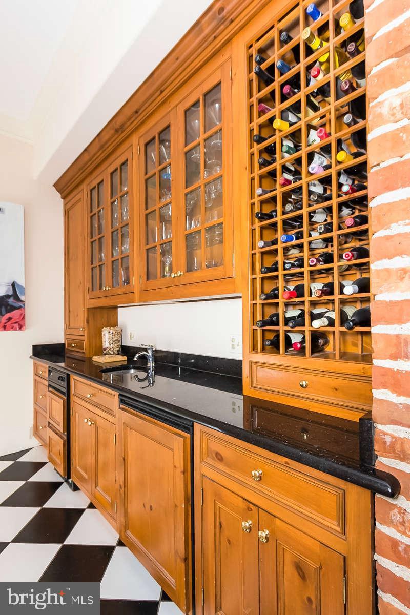 1926 Ruxton Road Baltimore, MD 21204 - Photo 8 of 30 Wet Bar w/Ice maker