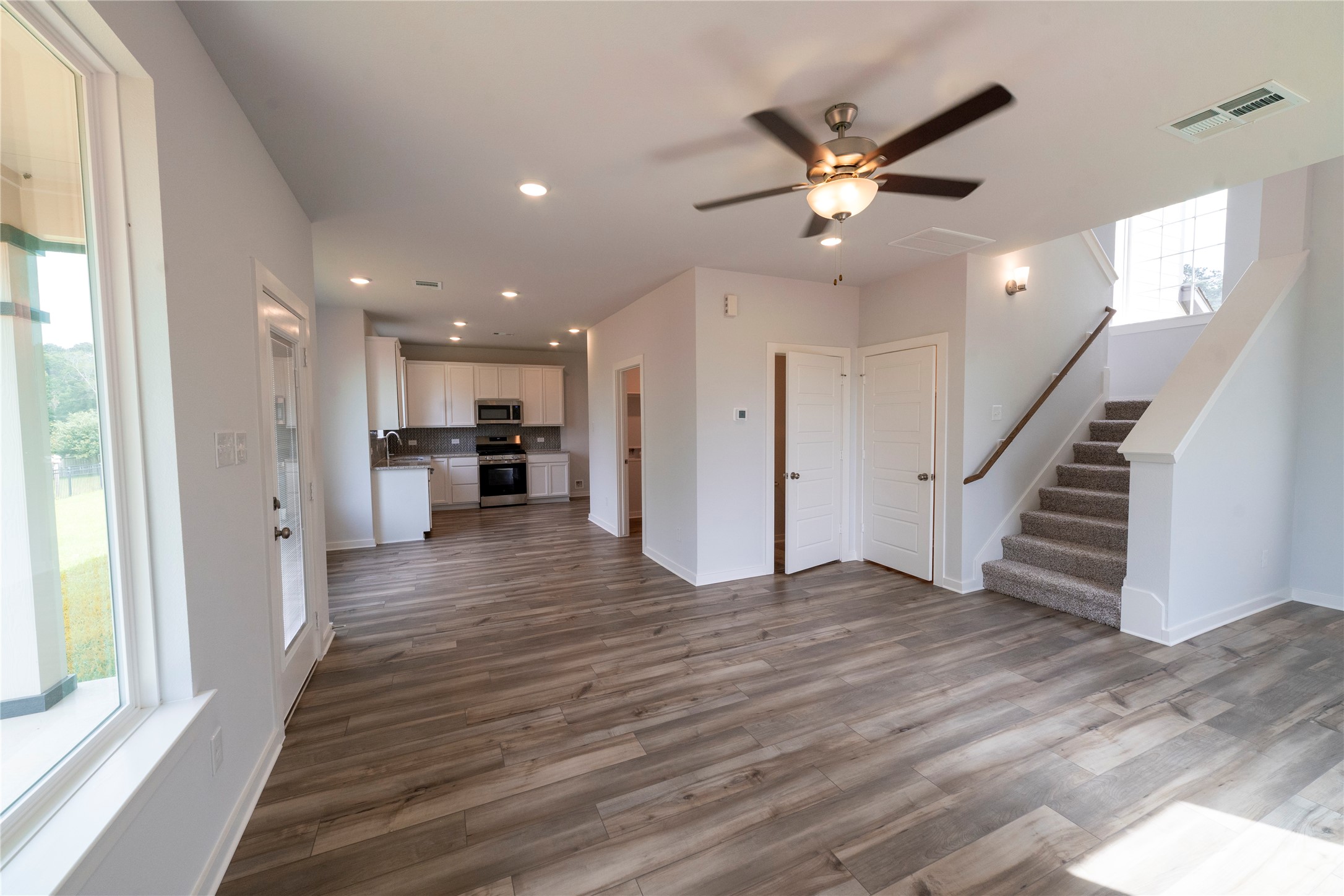 3709 Violet Lane Huntsville, TX 77340 - Photo 8 of 30