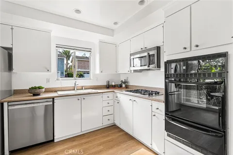 $1,295,000 | 365 Monte Vista Avenue, Costa Mesa, CA 92627