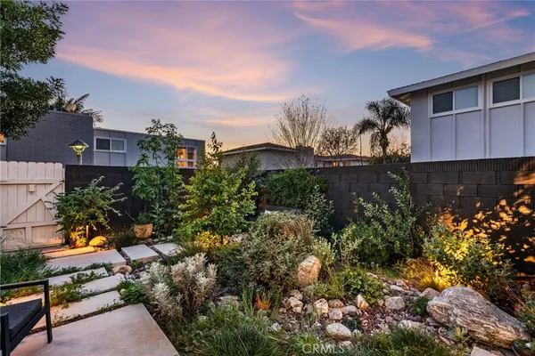 $1,295,000 | 365 Monte Vista Avenue, Costa Mesa, CA 92627