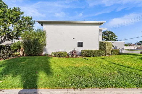 $1,295,000 | 365 Monte Vista Avenue, Costa Mesa, CA 92627