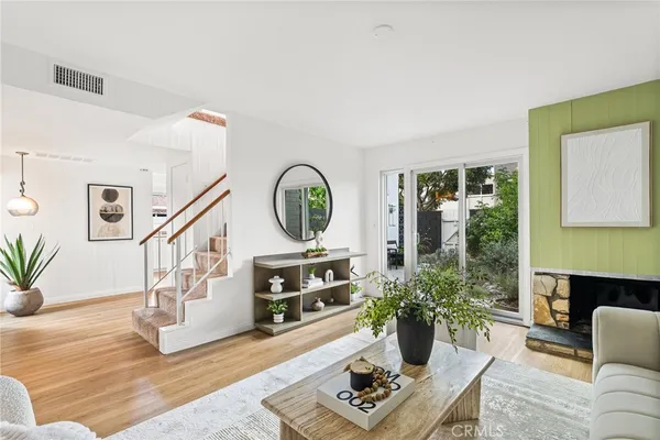 $1,295,000 | 365 Monte Vista Avenue, Costa Mesa, CA 92627