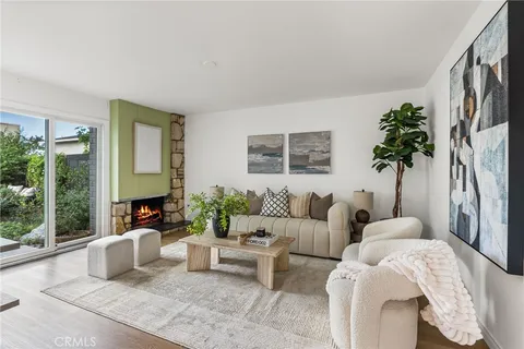 $1,295,000 | 365 Monte Vista Avenue, Costa Mesa, CA 92627