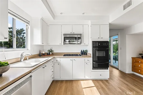 $1,295,000 | 365 Monte Vista Avenue, Costa Mesa, CA 92627