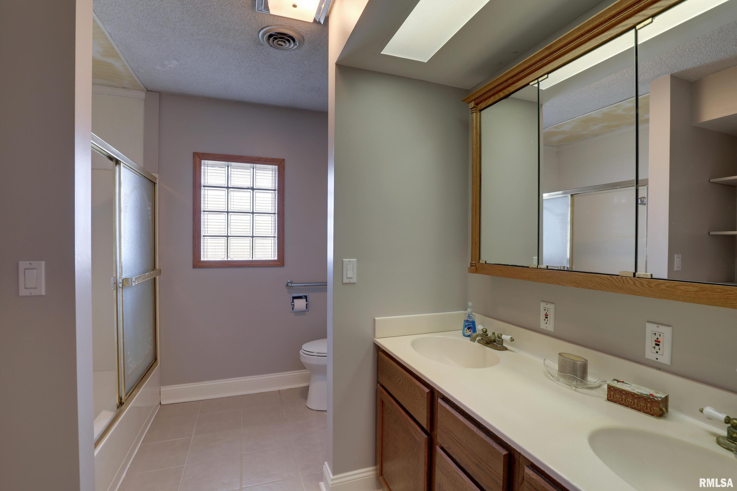 2304 North 1700th Place Camp Point, IL 62320 - Photo 12 of 45