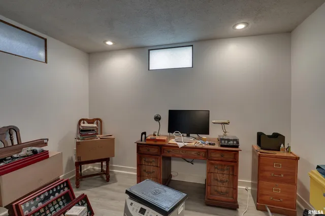 $469,000 | 2304 North 1700th Place, Camp Point, IL 62320