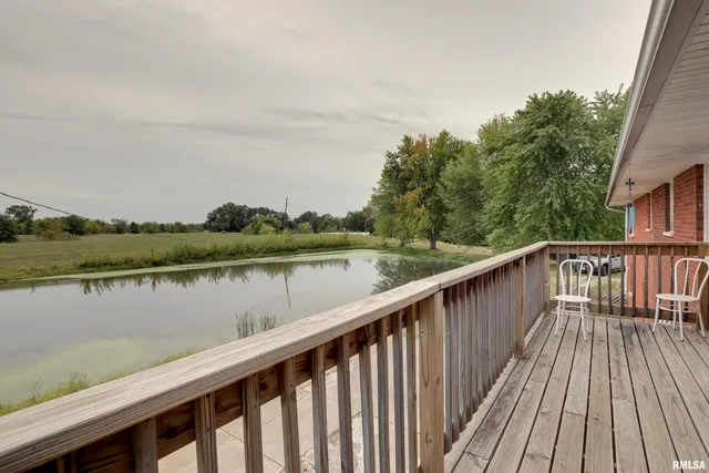 $469,000 | 2304 North 1700th Place, Camp Point, IL 62320