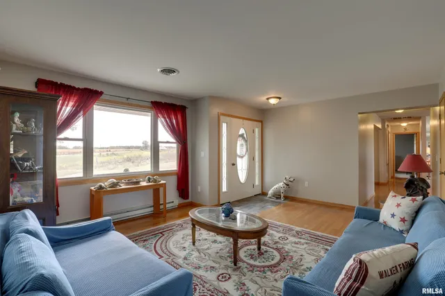 $469,000 | 2304 North 1700th Place, Camp Point, IL 62320