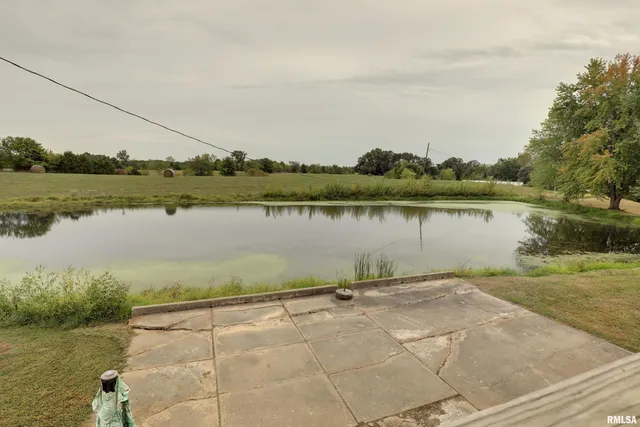 $469,000 | 2304 North 1700th Place, Camp Point, IL 62320