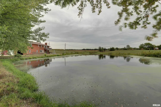 $469,000 | 2304 North 1700th Place, Camp Point, IL 62320